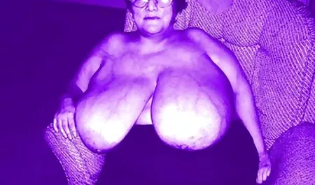 Ze liet de strip zien om volwassen keiharde sex films en hard te vangen.