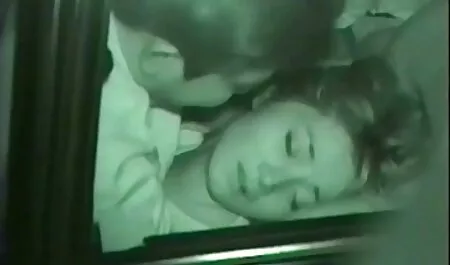 Bosti sex films met kleine meisjes Anya is niet tegen zuigen en naar eenden kijken.