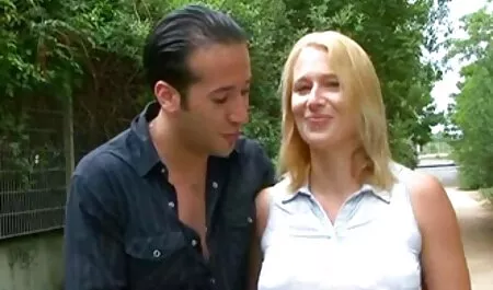 Na het douchen, mediteren ze sex gratis filmpjes met champagne lesbiennes.