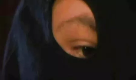Zwarte man met drie grote lullen in gratis sex video film driedubbele mond.