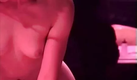 Het Russische sex filmpjes beffen echtpaar observeert de natuur.