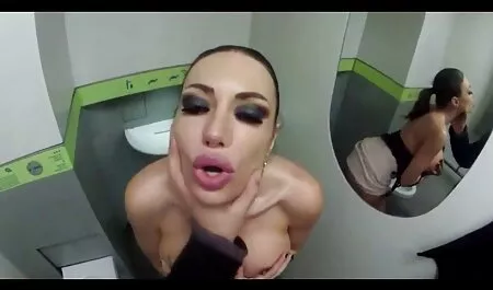 Heren neuken blond haar in gratis oma sex films bed.