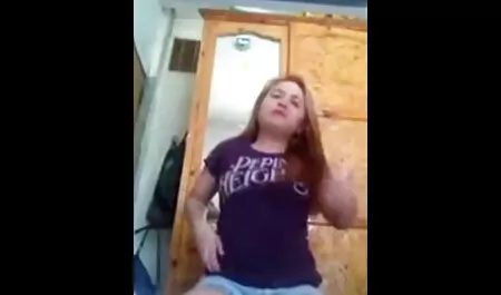Het stel ziet de camera niet en neukt stiekem sex filmpjes