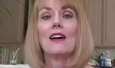 Julia gratis geile sex films zuigt.