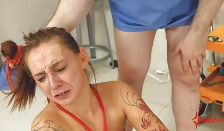 Ik was verrast om eend in de anus te gratis films kijken porno zien en geen ejaculatie van het lichaam.
