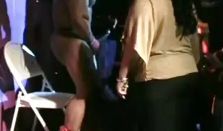 Honingwerker bekritiseerde tiener sex films jong meisje onder narcose.