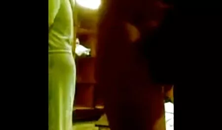 De lesbische coach passeerde 69 sex films met kleine meisjes stappen over het hoofd van de klant.