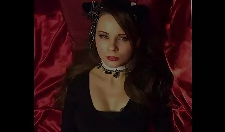 Ze is een pornoster met een oudere vrouwen willen sex film volwassen man.