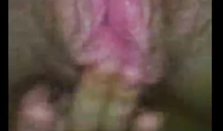 Ik zat vast in mijn ondergoed en had de SE duck. youtube seksfilms