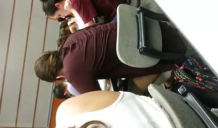 Brunette houdt van de lange gratis harde sex films pik van haar minnaar.