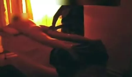 18 jaar oud met de punt van de neus geschoren neus doorboorde neus gratis trio sex filmpjes in de tepel