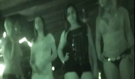 De blonde vroeg haar vader om gratis sex films tieners met haar poesje en mond mee te gaan.