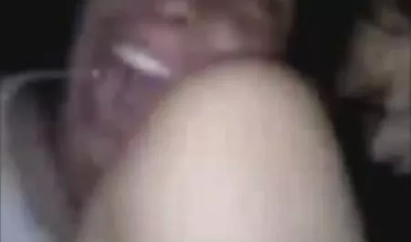 De vrouw die sex filmpjes lesbisch schreeuwt dat Bonner een heerlijk poesje eet.