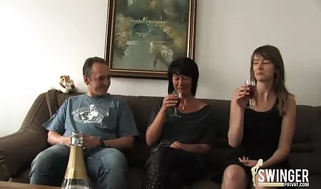Meisje met bril eet amateur seksfilmpjes pik