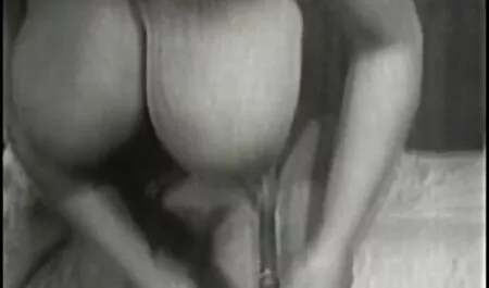 Curd geeft haar sex filmpjes anaal vriendin een anale aanraking.