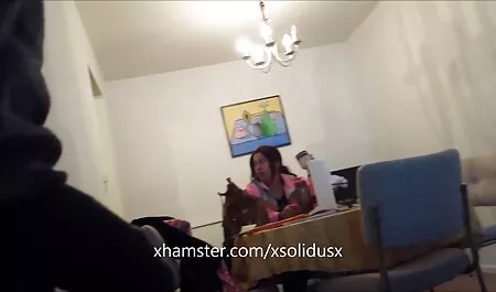 Shit in de gratis seksfilms bekijken badkamer.