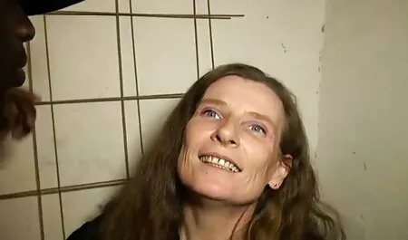 Ga naar buiten en neuk tiener sex filmpjes in het bos.
